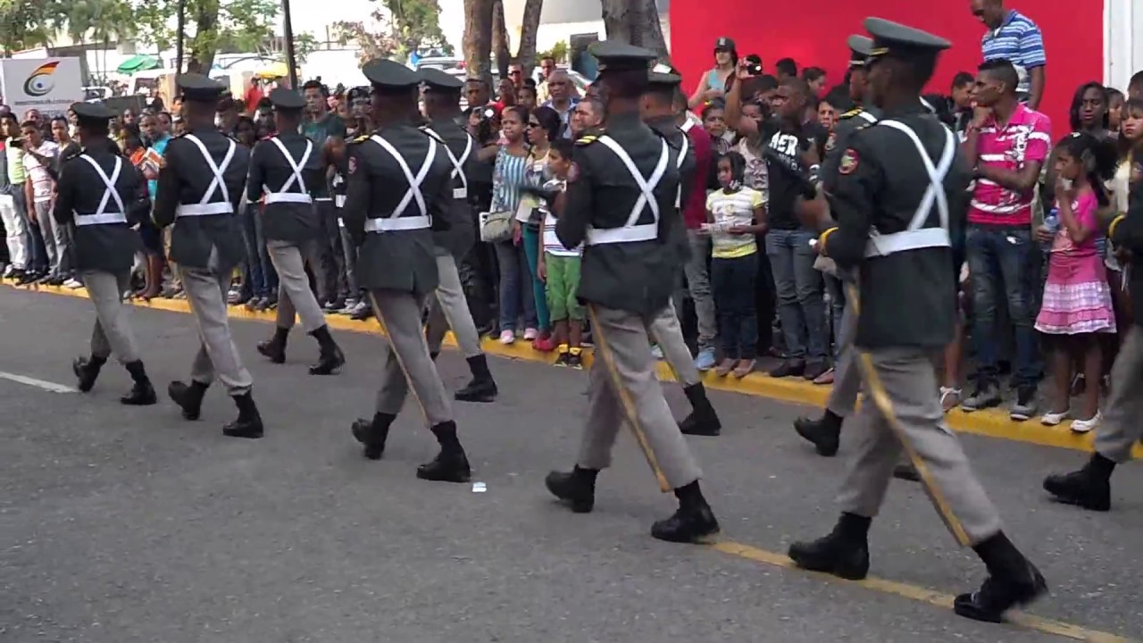Academia Militar Batalla de las Carreras Promoción 2014-2017 Manual de Armas en Silencio