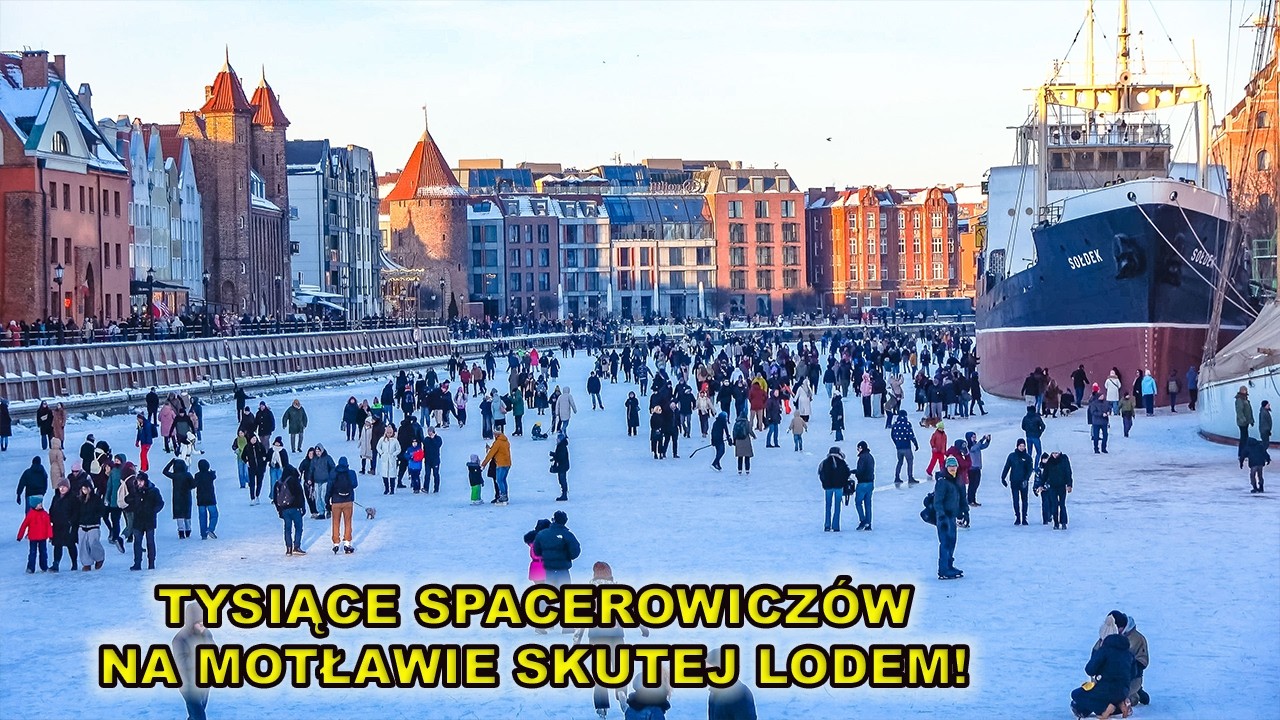 Tysiące spacerowiczów na Motławie skutej lodem w Gdańsku.1.2.2026.