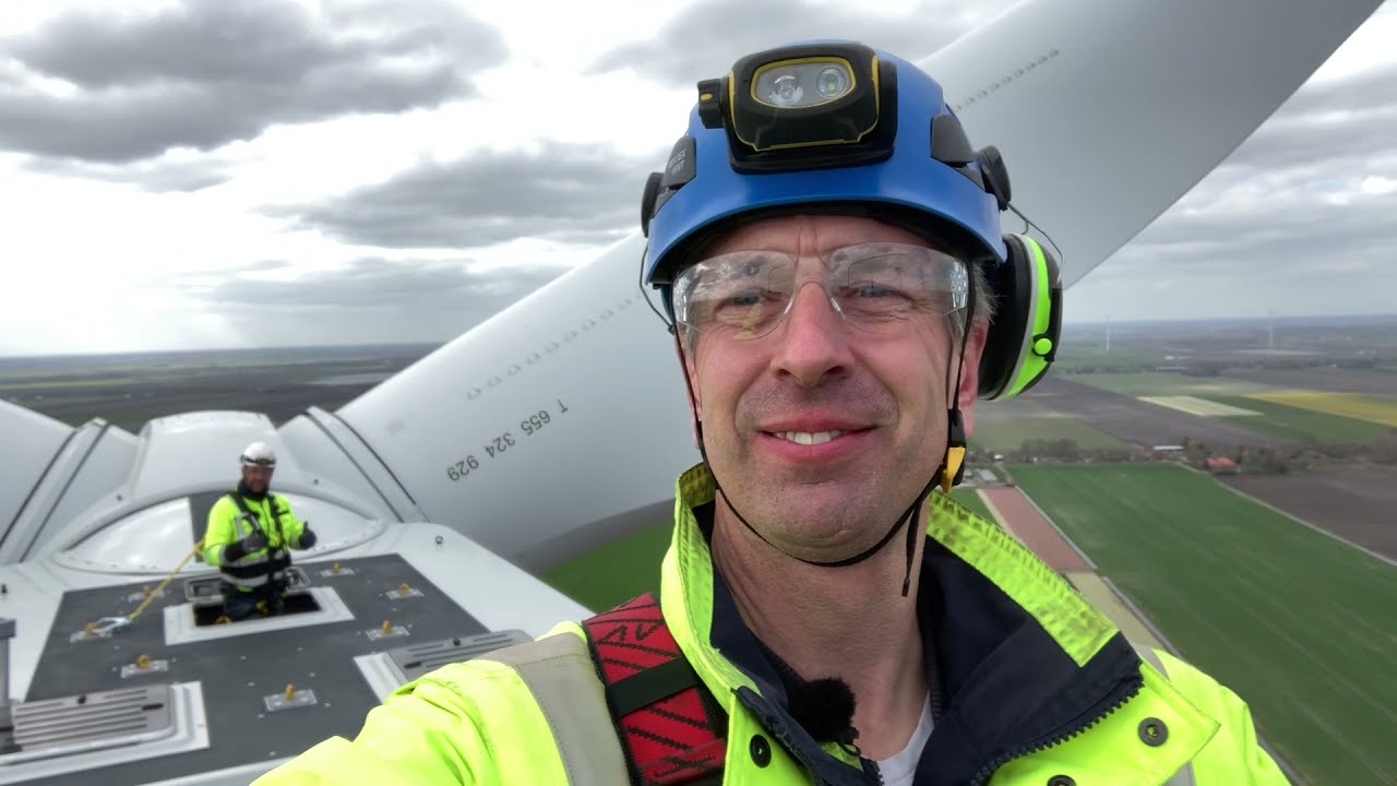 Een kijkje ín en óp een windturbine van Drentse Monden en Oostermoer