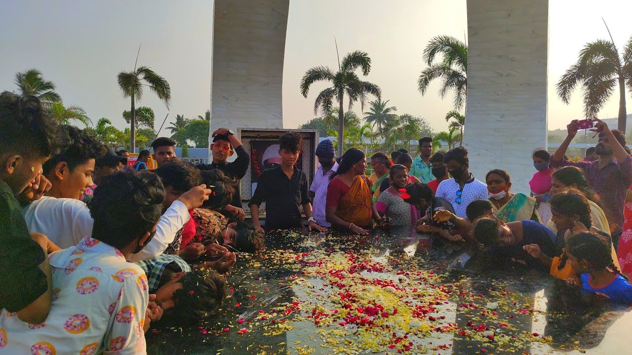 MGR memorial marina beach | Renovated MGR memorial complete tour |see what people do at mgr memorial