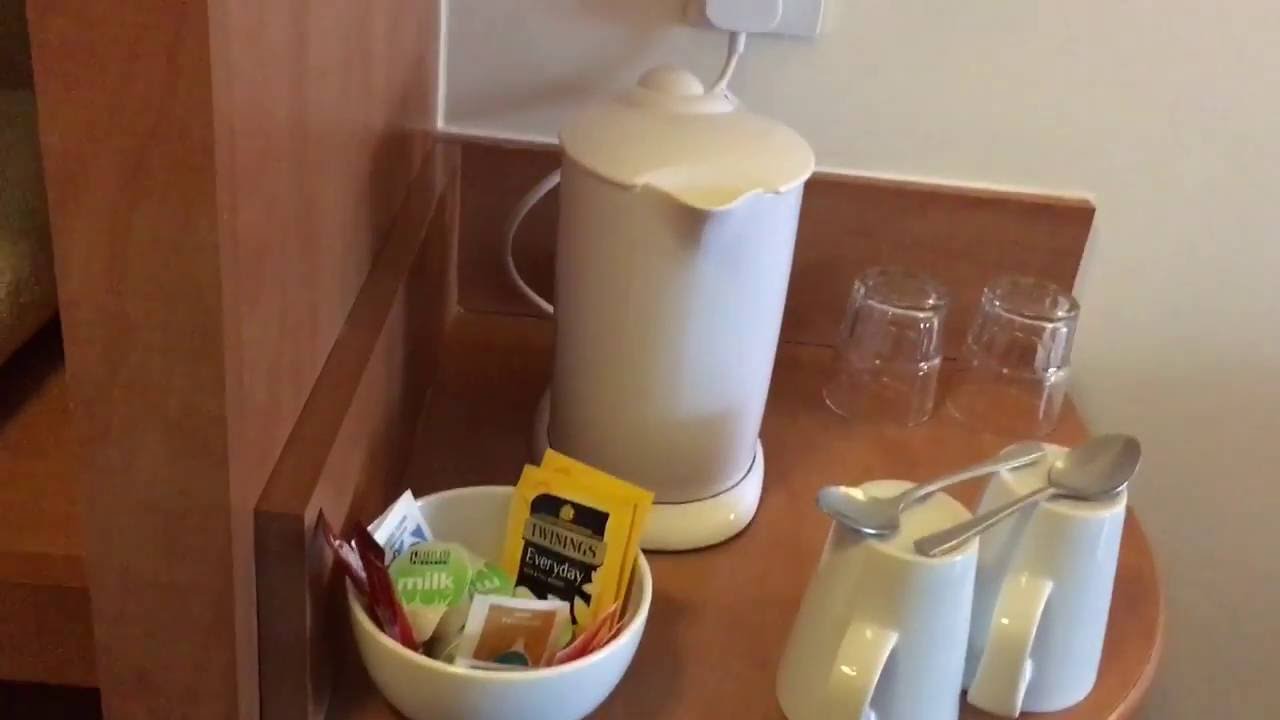 Hotel Review: Premier Inn Barnsley Dearne Valley, Wombwell, South Yorkshire, England - August 2016