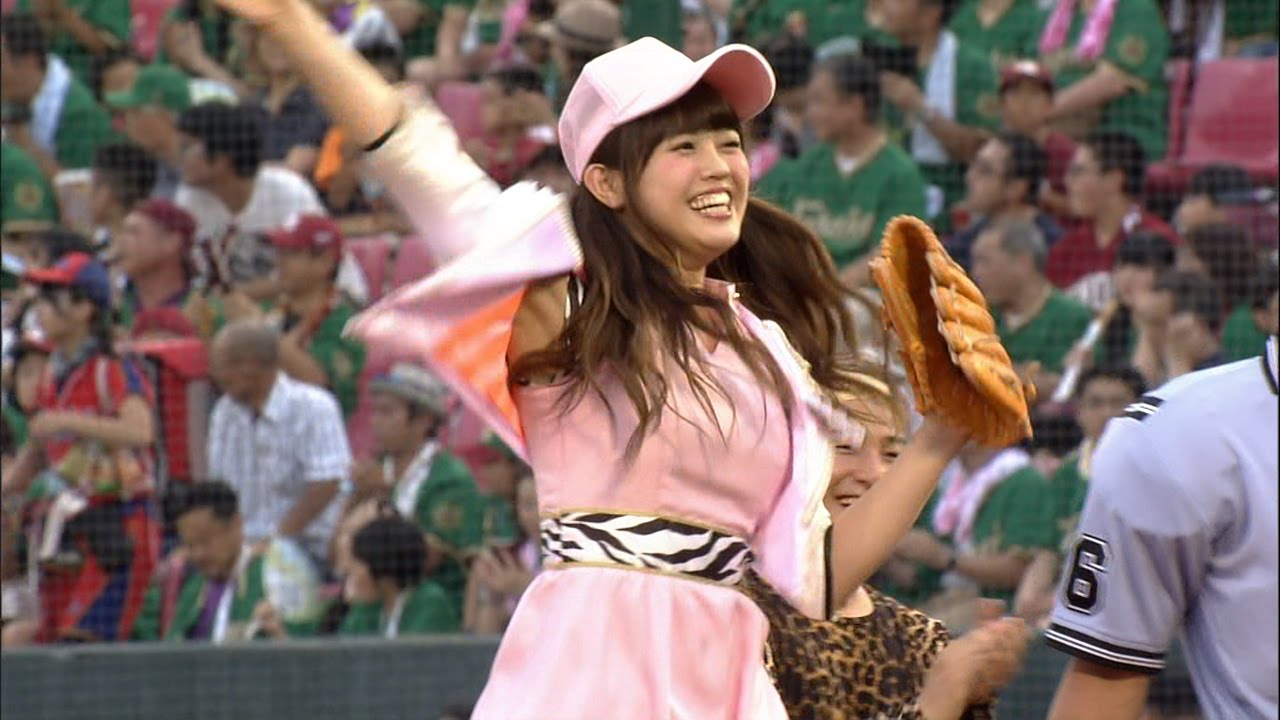 【プロ野球パ】SKE48・竹内舞さん、始球式でノーバン投球を披露 2015/07/25 E-M