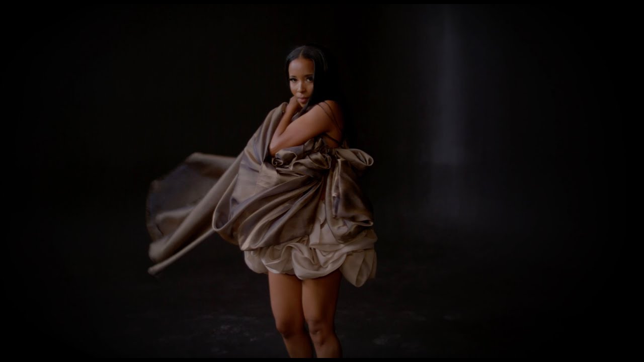 Coline Creuzot- Better (Official Music Video)