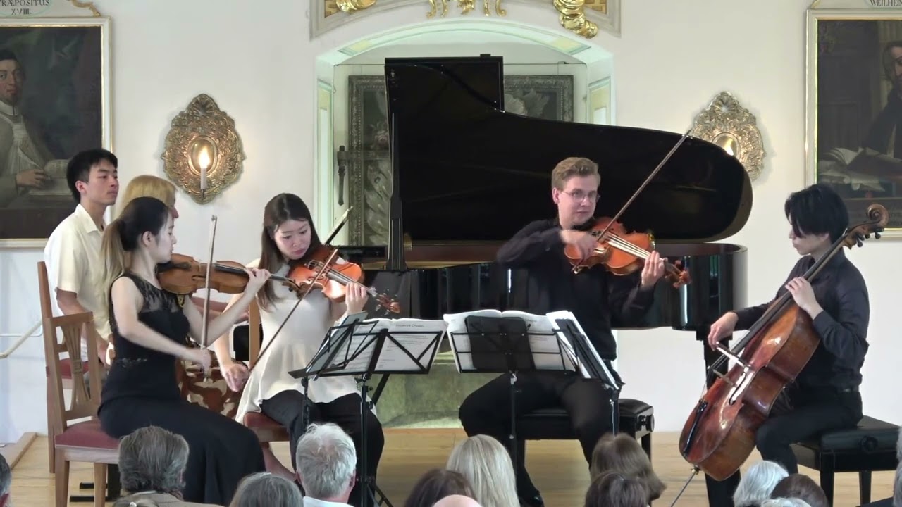 Klavierkonzert Nr. 1 e moll, Op. 11
