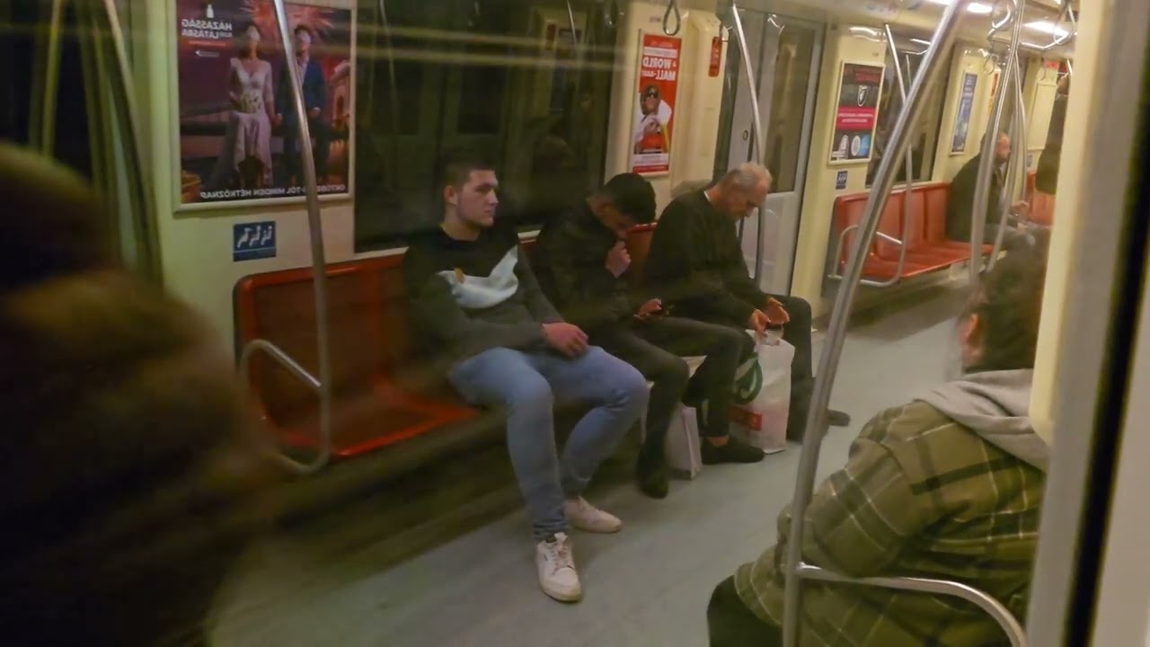 Journey on Metro Line M2 from Keleti pályaudvar to Déli pályaudvar 