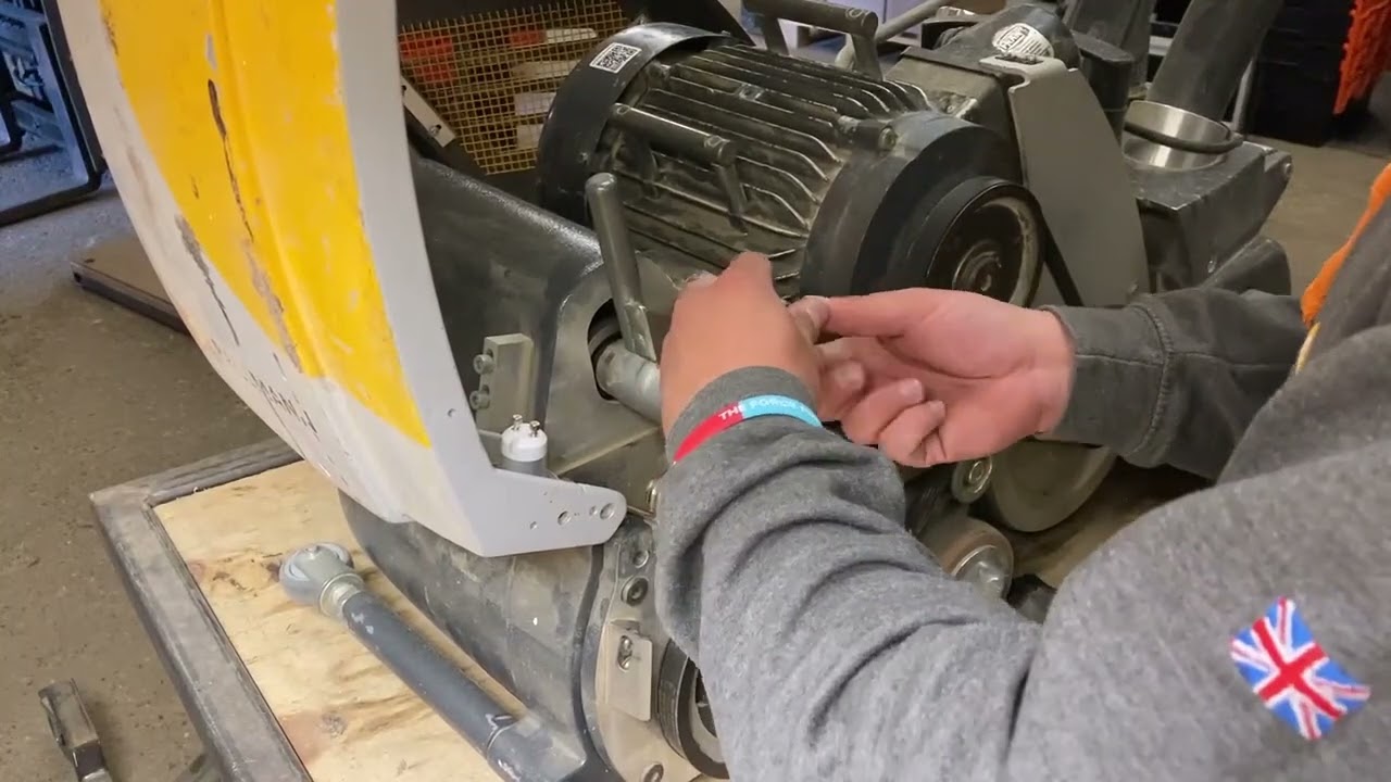 How to Replace the Top Roller on Pallmann Cobra 09 | Ultimate Floor Care Repair Tutorial