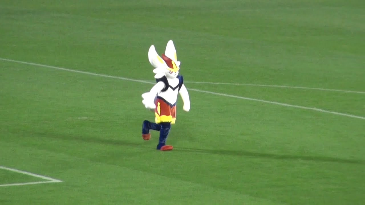【#川崎フロンターレ】2020年11月25日 始球式（ストライカーポケモン「エースバーン」）