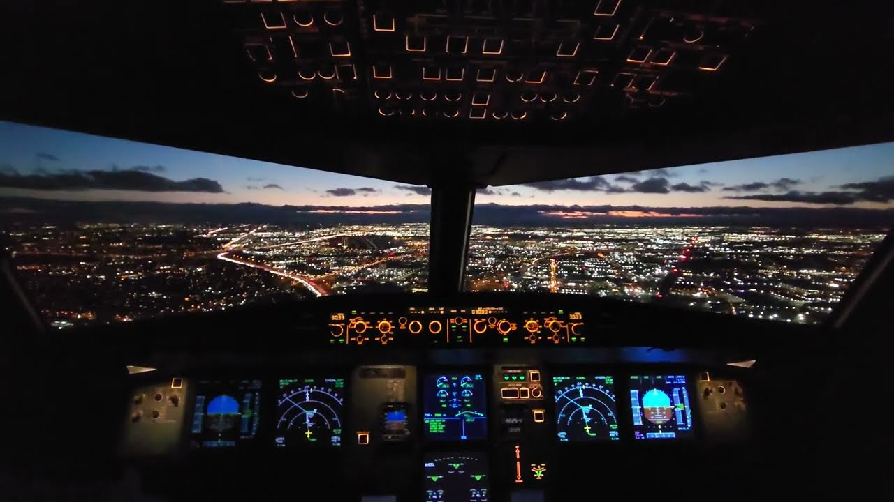 (4K) Stunning sunset approach into RWY 24L CYYZ (Toronto Pearson International Airport)