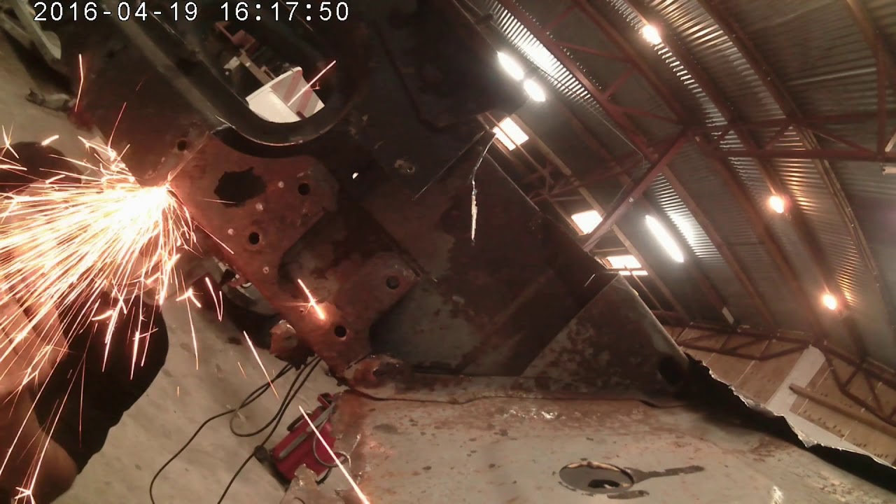 renault 4L restoration episode 3, more chasis work