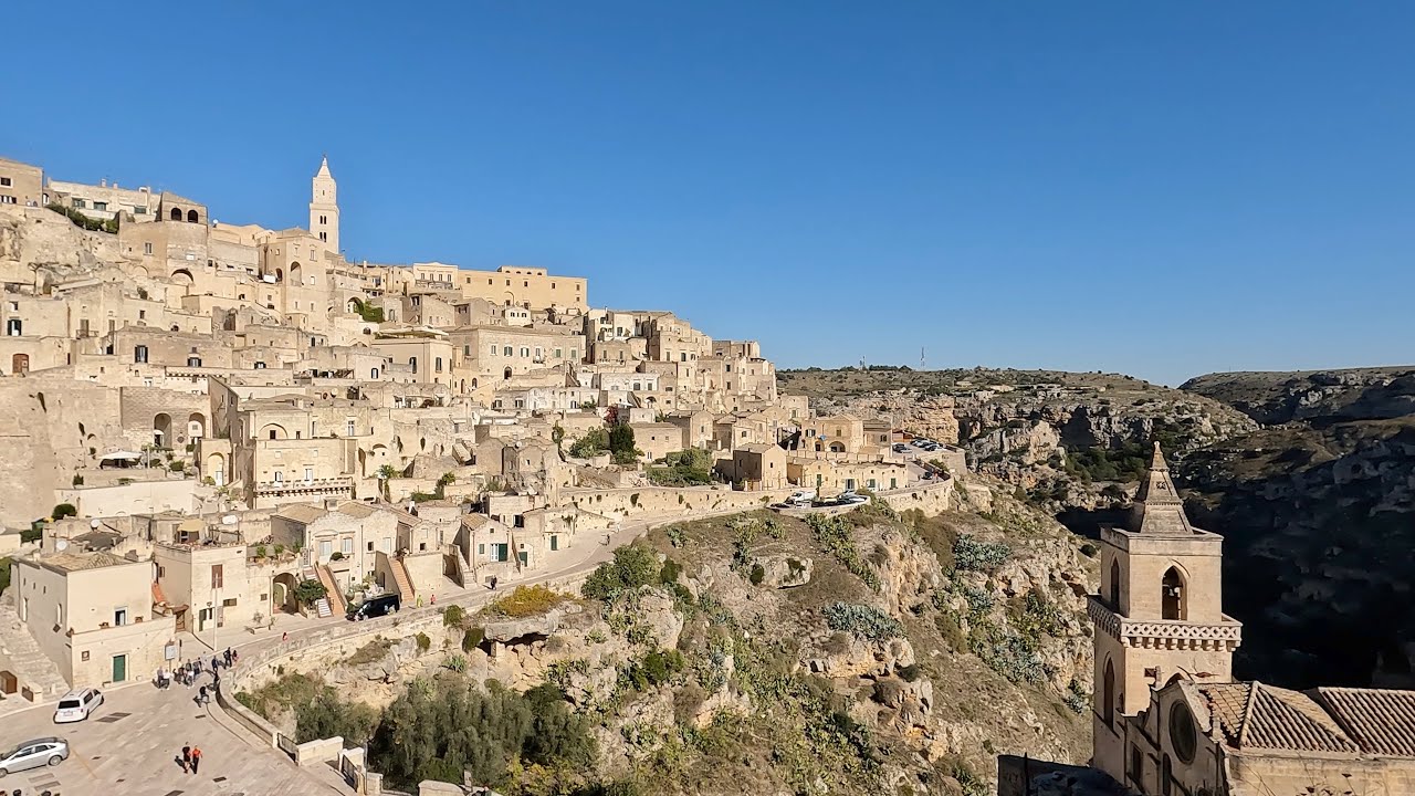 Sassi, trulli e orecchiette
