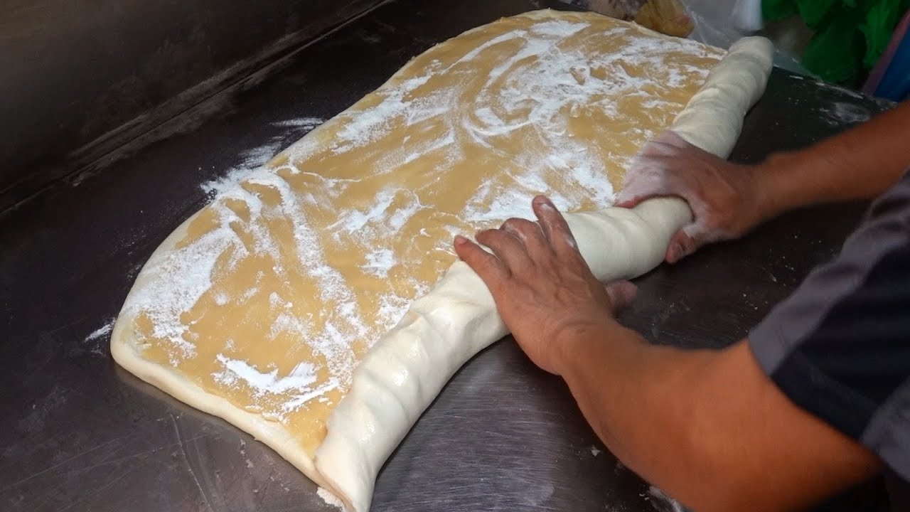 Traditional Sesame Bread in Taiwan / 燒餅製作技能 - Taiwanese Street Food