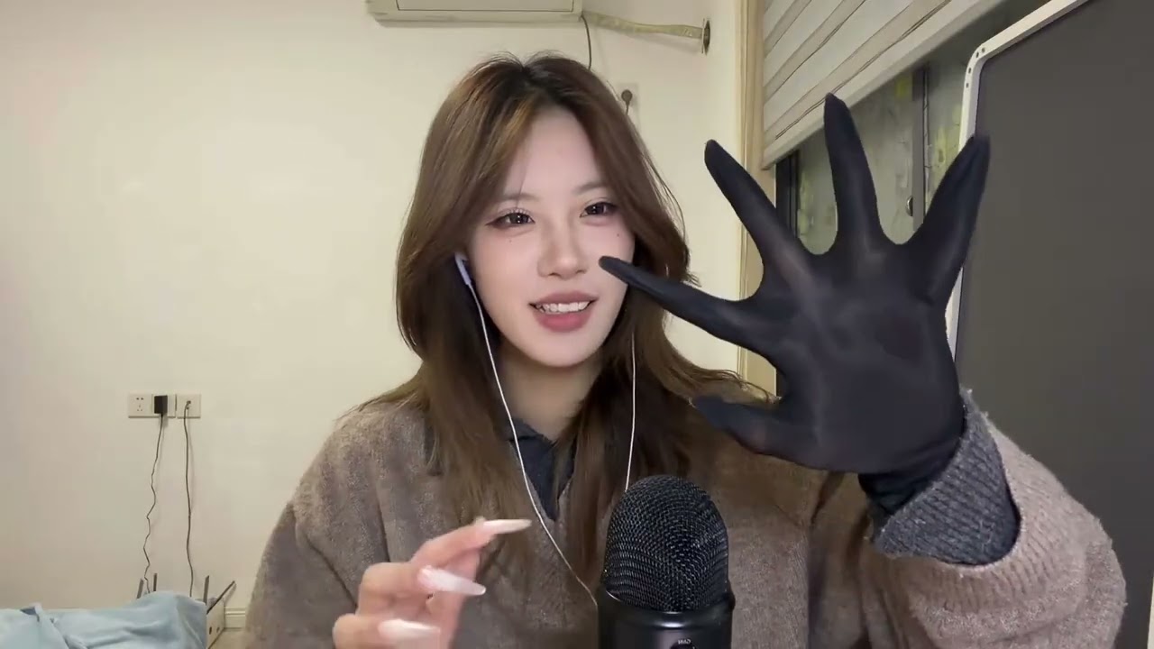 Glove ASMR