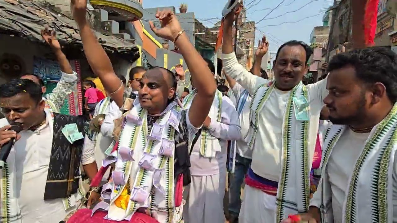 ଗୀତ - ଆଜି କି ଆନନ୍ଦେ ନଗର କୀର୍ତ୍ତନ ଚାଲିଛି || କଣ୍ଠ - ଶ୍ରୀ ରାଧାଚରଣ ଦାଶ ମହାରାଜ (ଲକି ବାବା) || || ||....