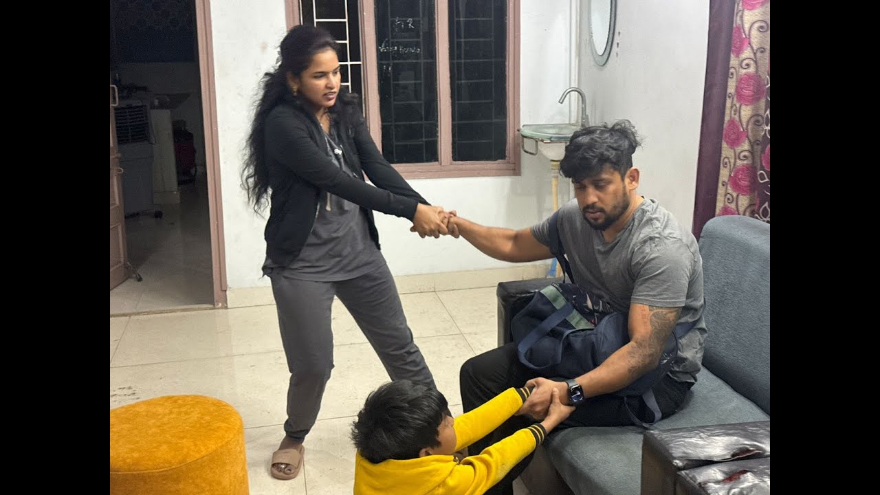 మా Husband ఇల్లు వదిలేసి వెళ్ళిపోతే Family మొత్తం Office కి వెళ్ళిపోయాము | Kuyya Vlogs