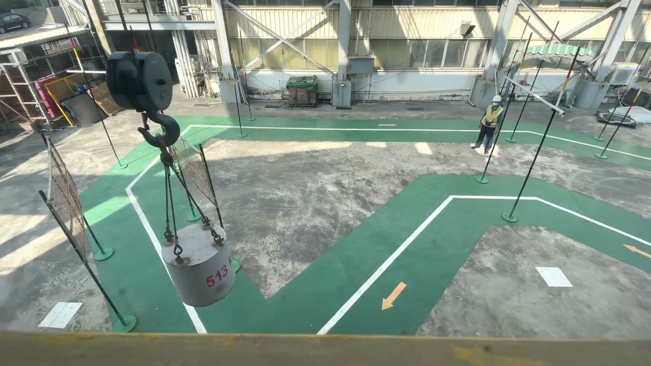 吊升荷重三公噸以上固定式起重機操作人員術科實習（很多失誤；）
