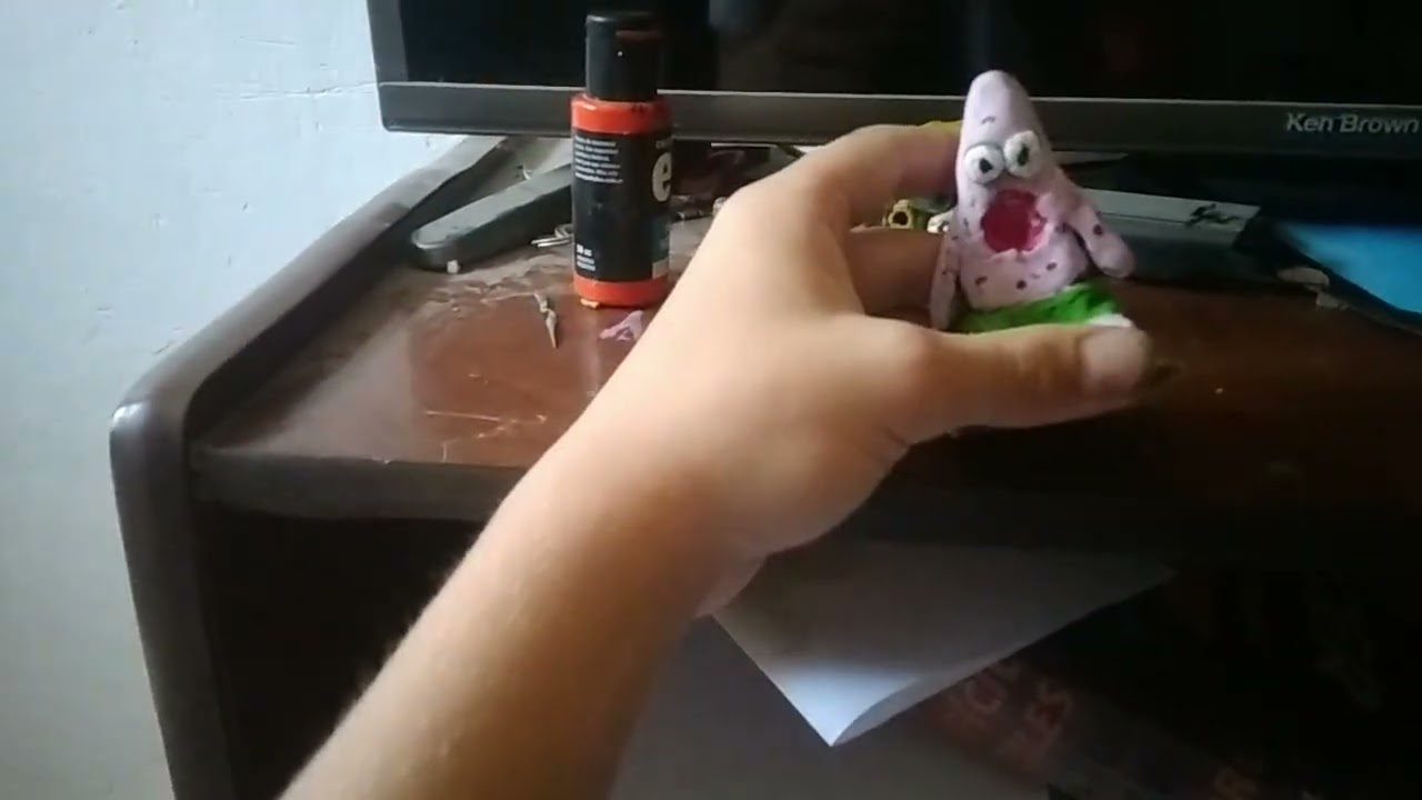 Parte 1 mostrando memes de Bob esponja de plastilina 