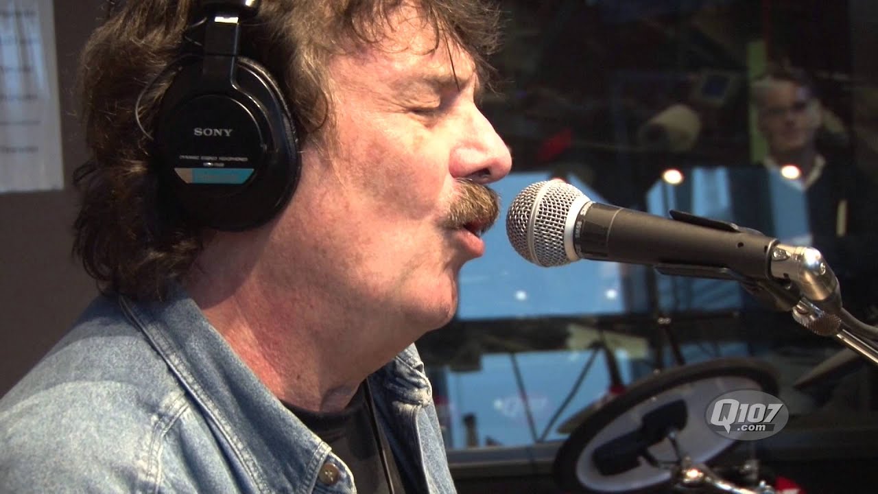 Burton Cummings - Glamour Boy (Live on Q107)