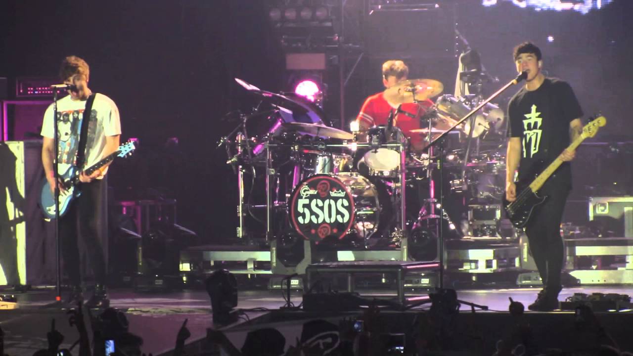 5 Seconds Of Summer - She's Kinda Hot - SLFL Manchester 2016