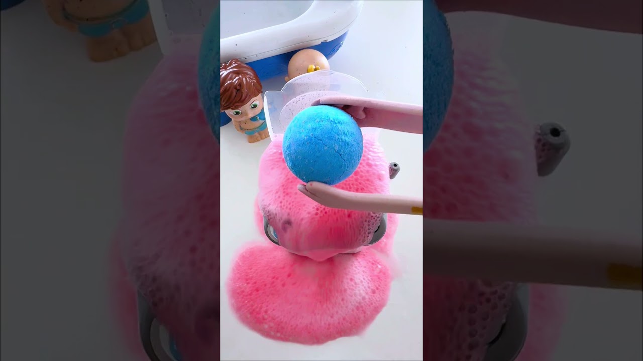 🔴⚪️🔵Mixing 3 Bath bomb Colors🐶 #shorts #bathbomb
