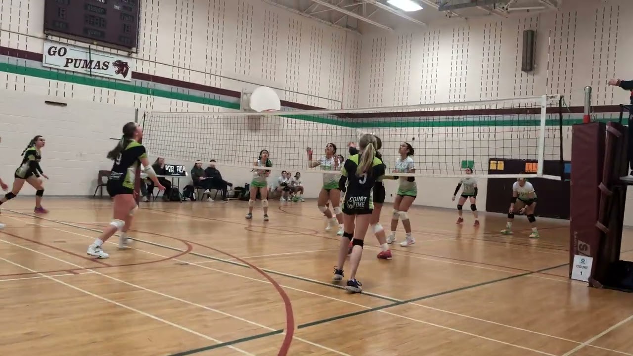 Sophie sneaky fake at net