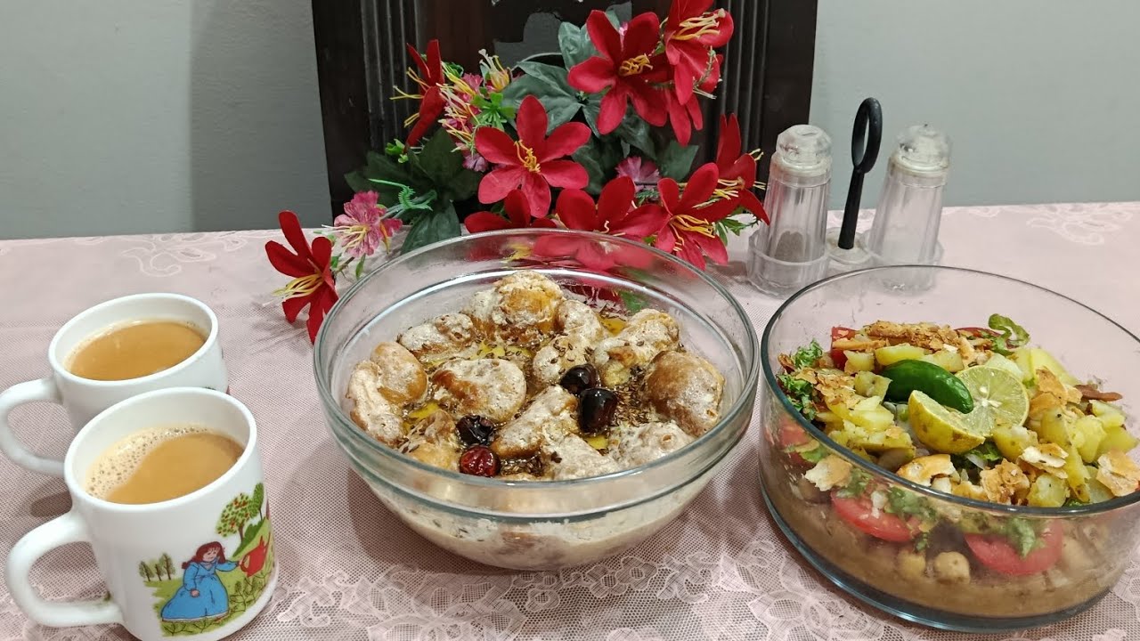 Tadke Wali Dahi Phulki With Chana Chaat 