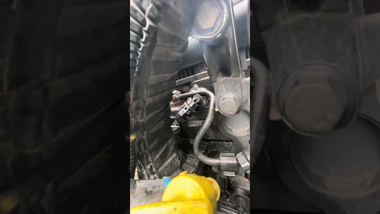 2019 KW T680 - Replace Fuel Injector 2017 MX13 EPA17