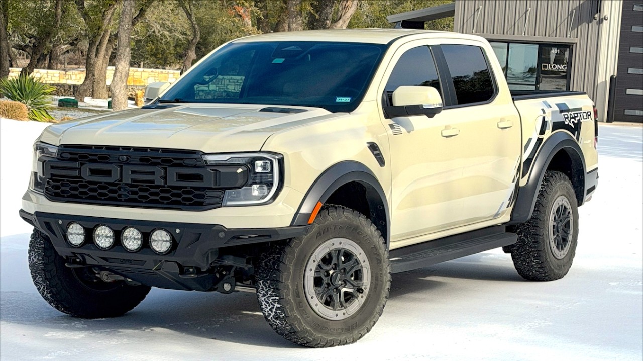 Обзор Ford Ranger Raptor 2025 года: опыт эксплуатации в течение года.