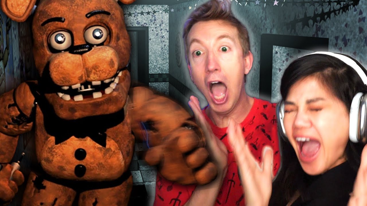 Five Nights at Freddy's VS Noob Wife