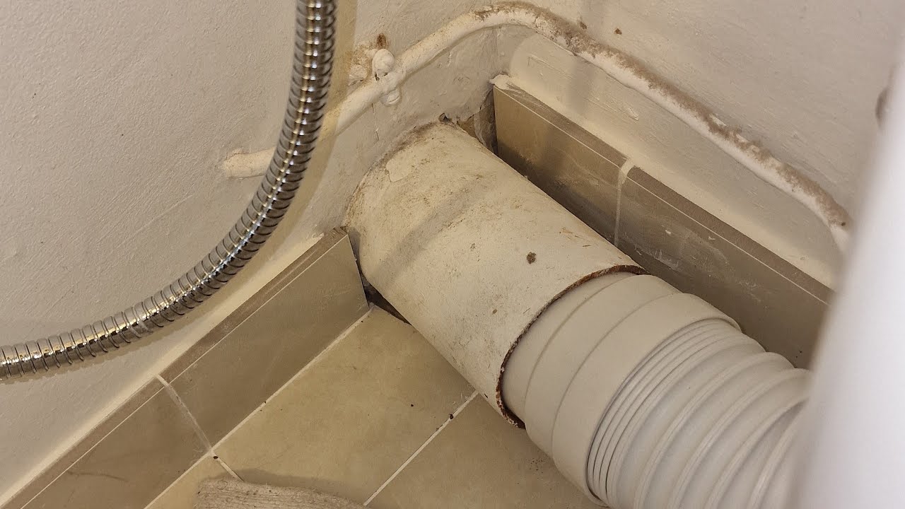 Passer de fonte en pvc rigide sur #evacuations #wc | #plomberie @Sanslimite