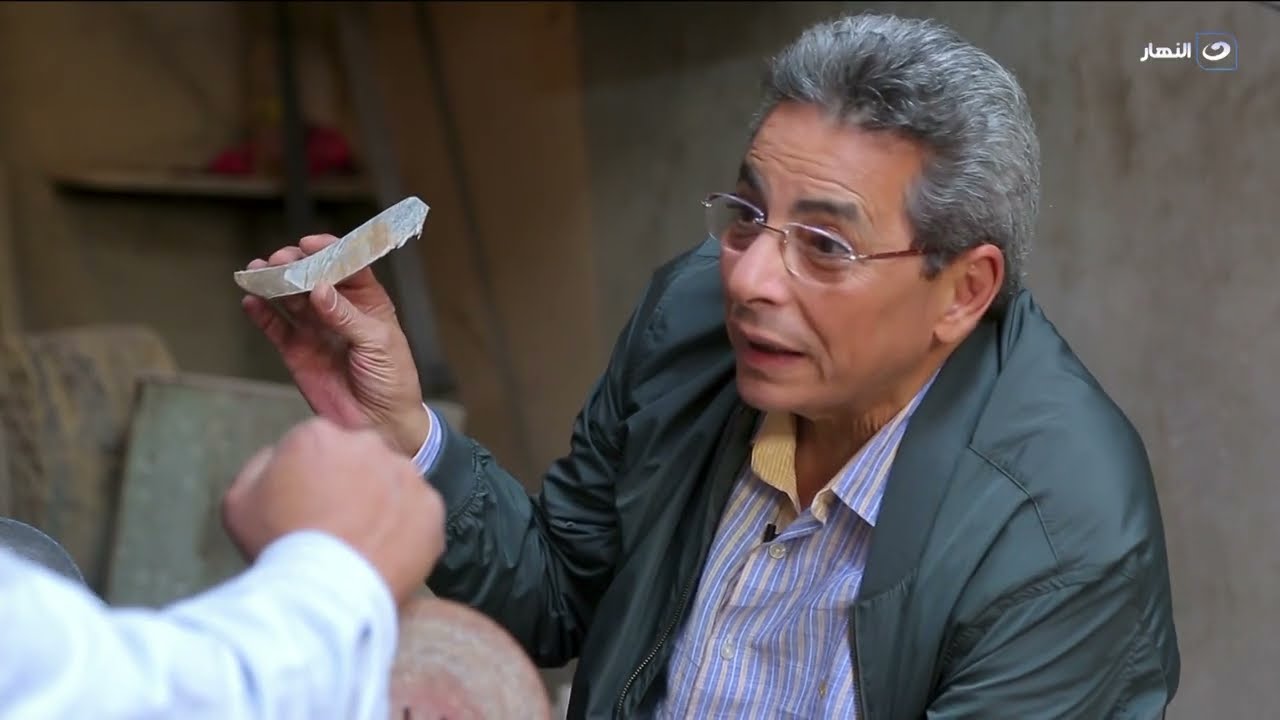 باب الخلق| واحد بس في صعيد مصر بيعمل من قرن الجاموس تحف!
