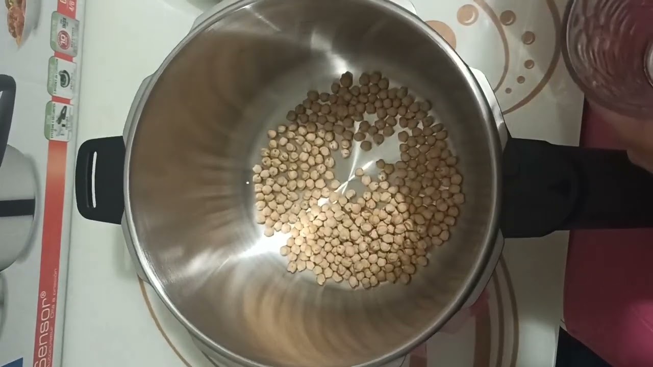 Bimden aldığım Tefal düdüklü tencereyi deniyoruz.