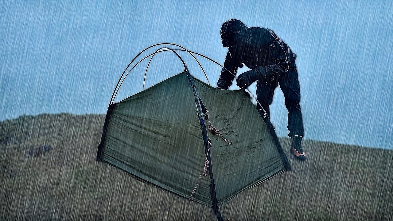 Solo WINTER Mountain Tent Camping in the RAIN & Clouds 🌧️☔️ | Skiddaw