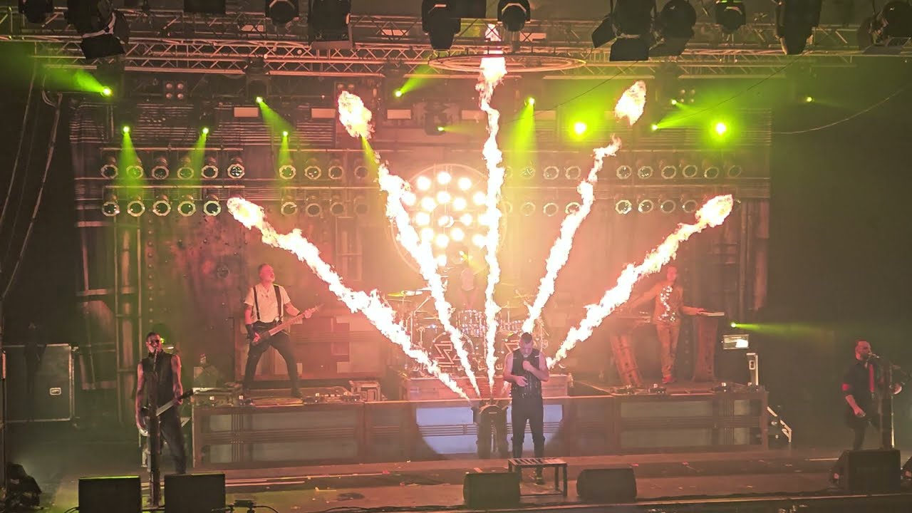 Sonne ~ Stahlzeit (30.11.24 Columbiahalle Berlin) [4K/HDR]