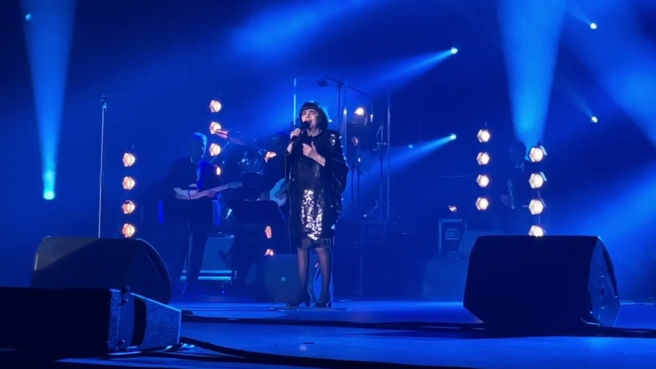 Mireille Mathieu - A blue bayou (Prague, 22.10.2022)