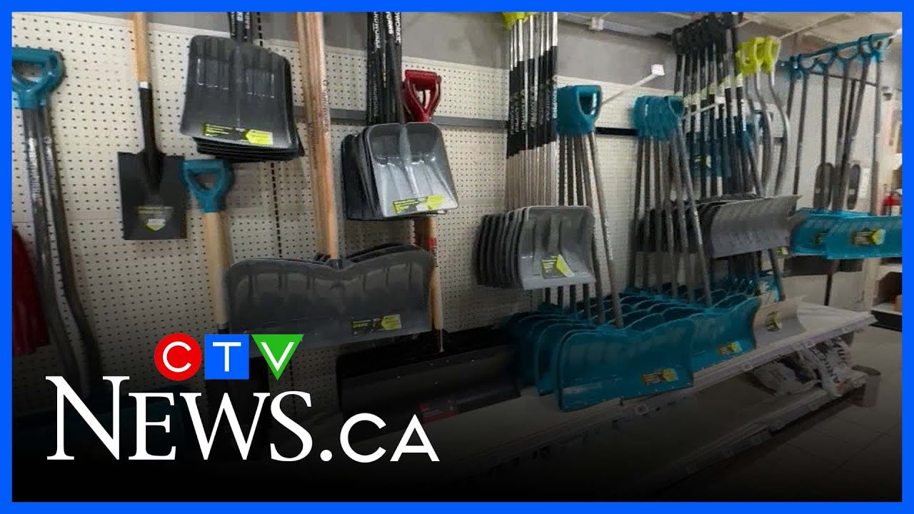 Torontonians prepare for cold weather and snow this weekend