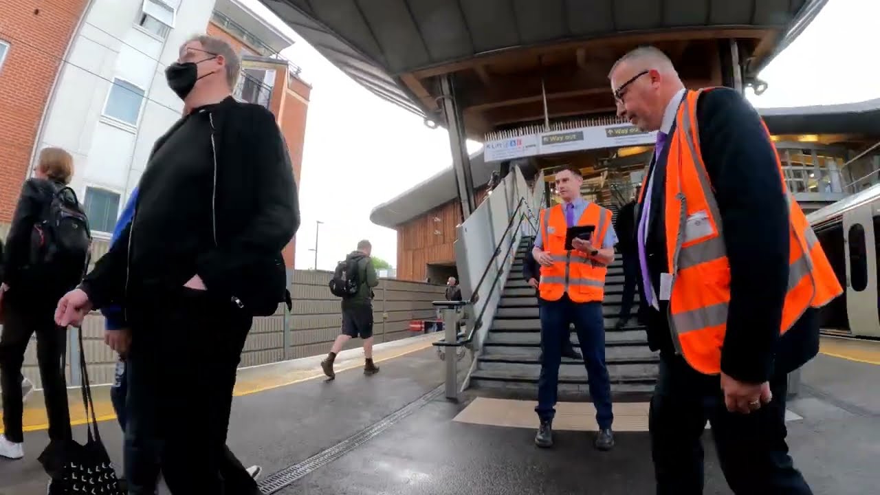 Crossrail: failed assistance on very first journey