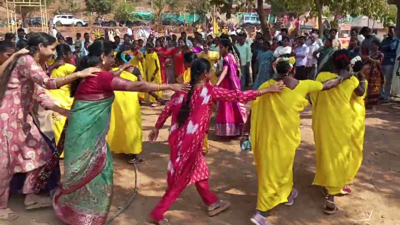 Dhimsa Dance by tribals #sankranti # ravivarma #dhimsa #dhimsadance #tribaldance