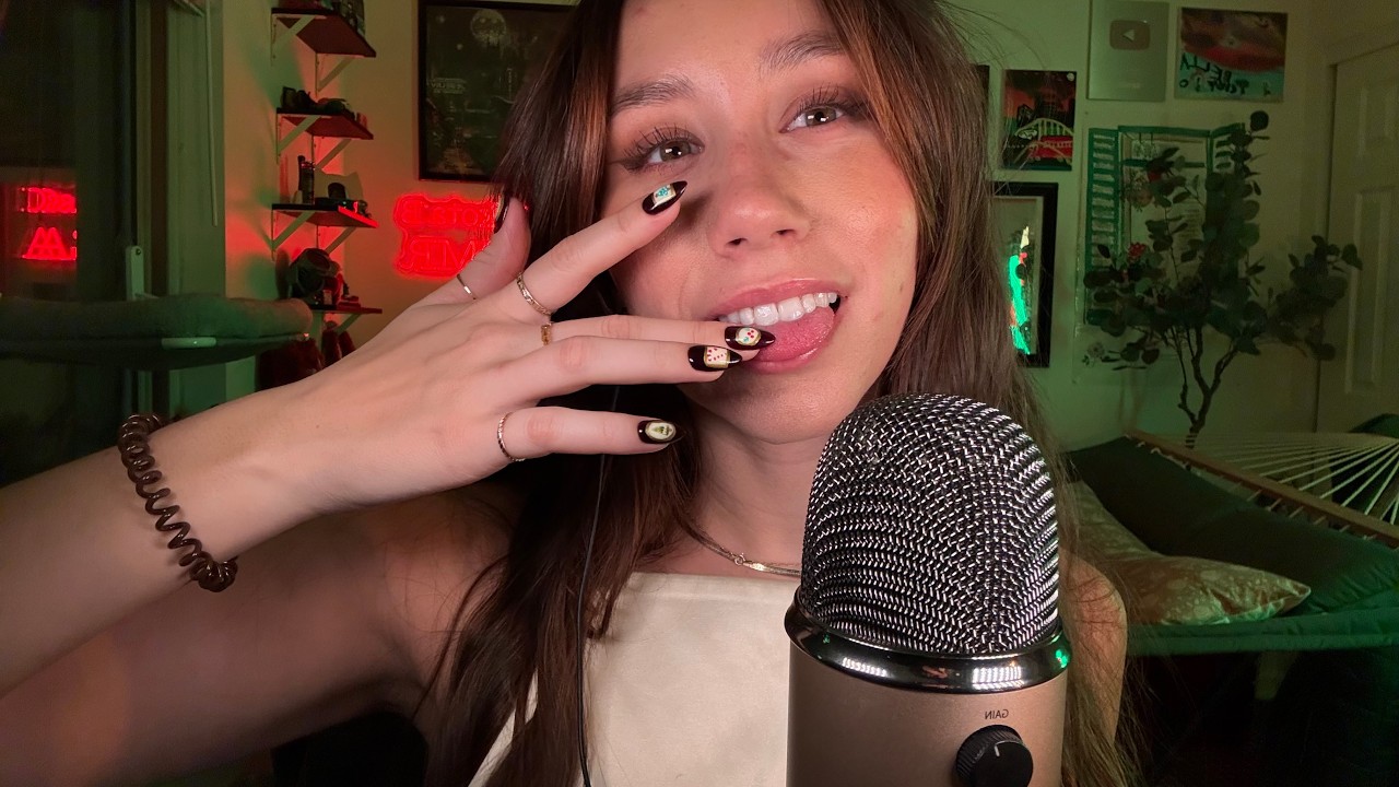 ASMR | Spit Painting | 12 Days of Mouth Sounds- Day 10