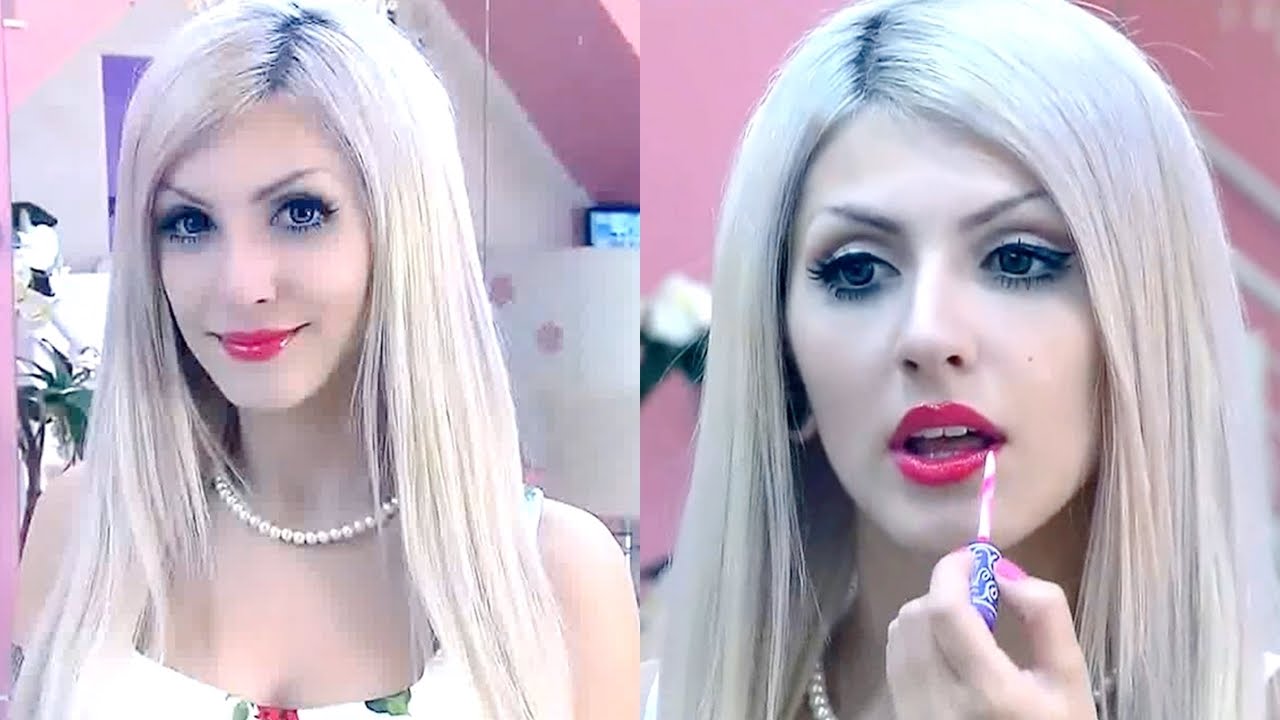 Lindsay Woods como 