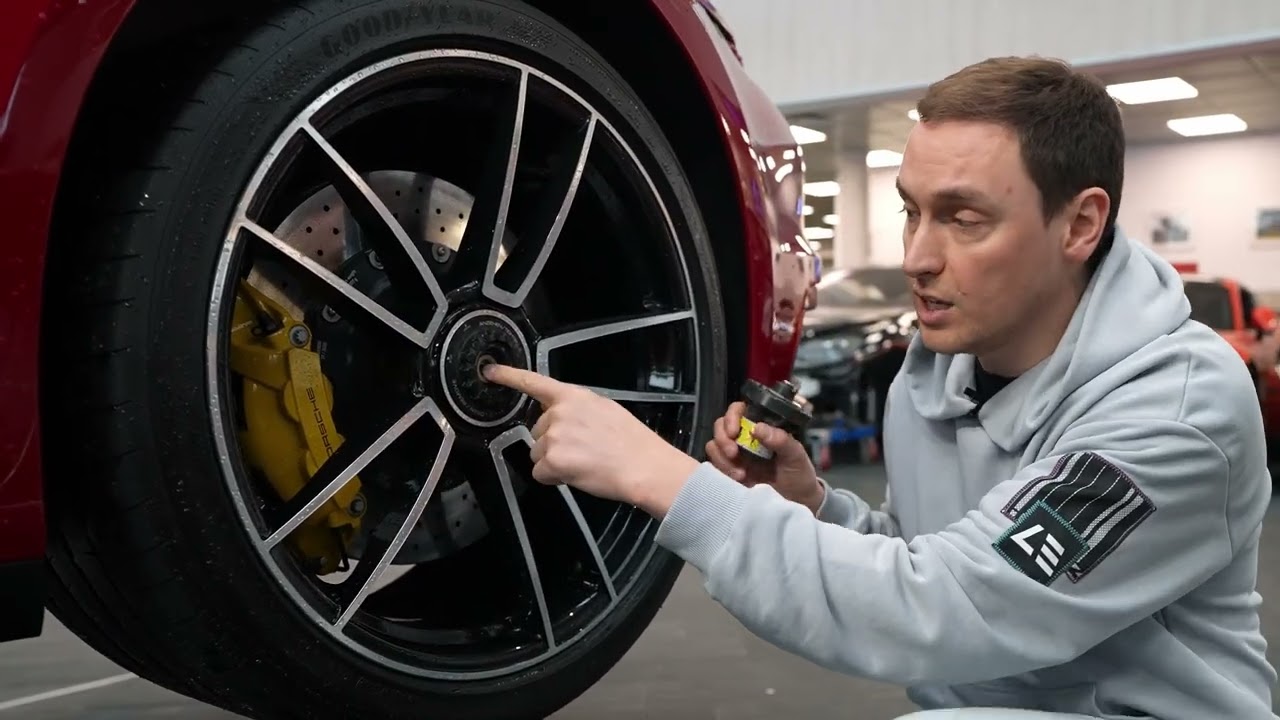 Шиномонтаж Porsche 911 с центральным резьбовым соединением