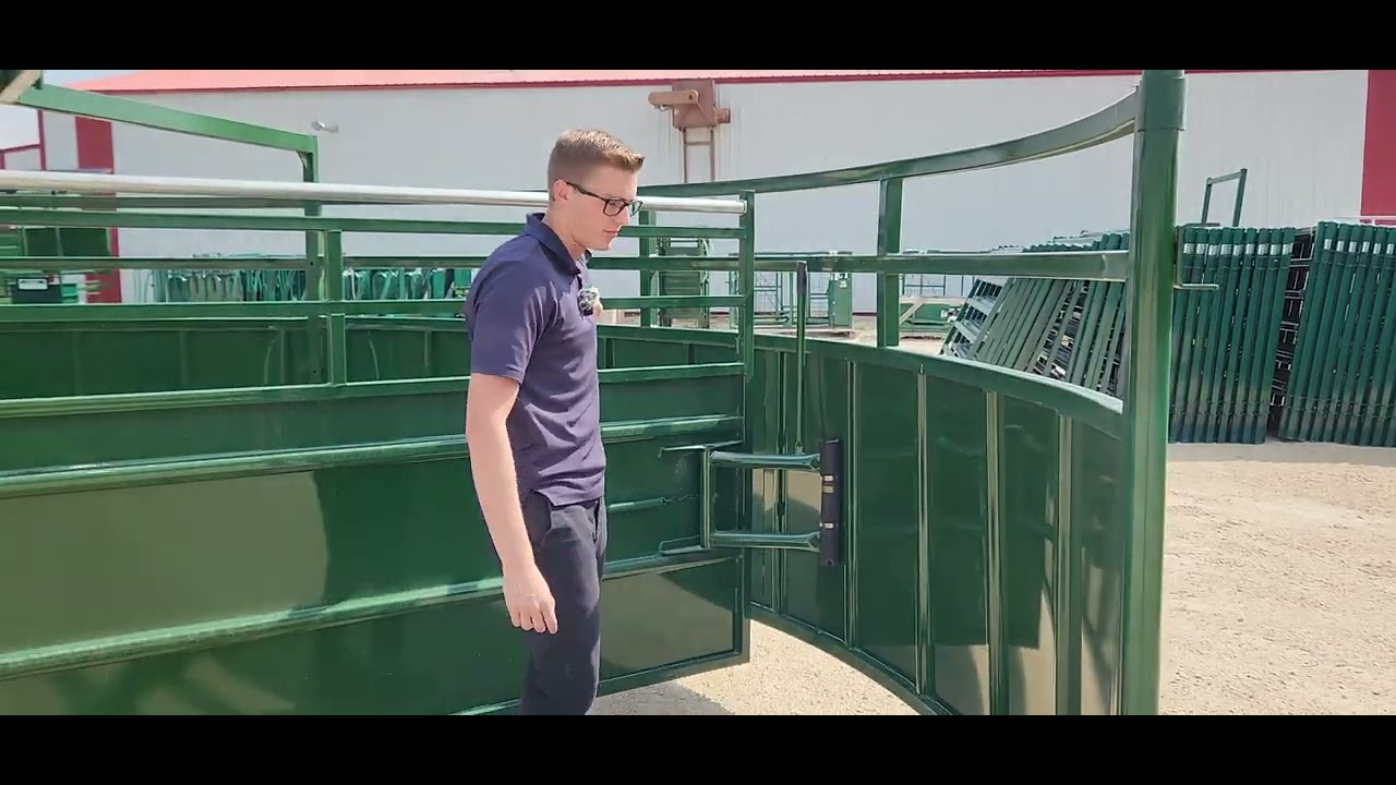 The Lakeland Cornerless Crowding Tub | A Premium Cattle Handling Product