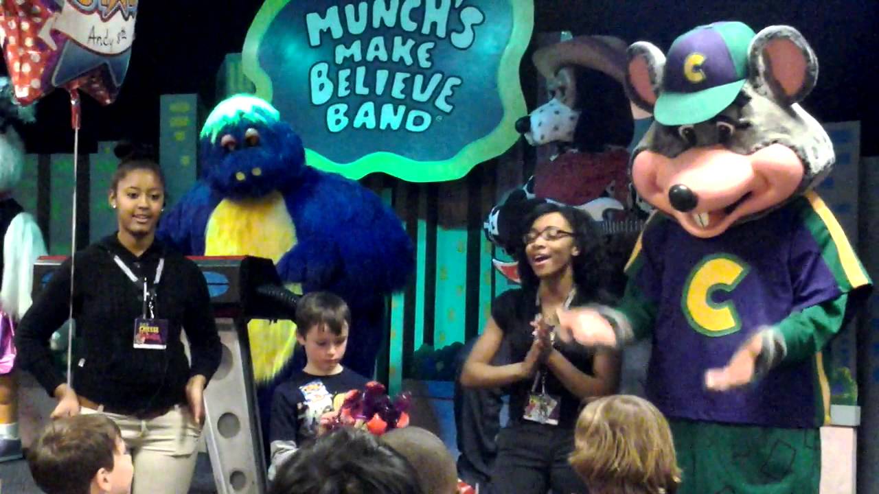 Andys 8th birthday at chuck-e-cheese