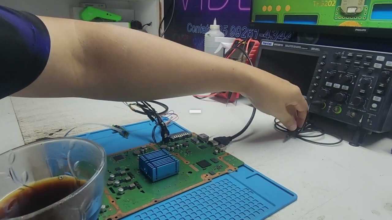 PS4 Slim Liga e Desliga, Tensões subindo mais sem GFX nem CPU! Ativando proteção Over falha CPU.