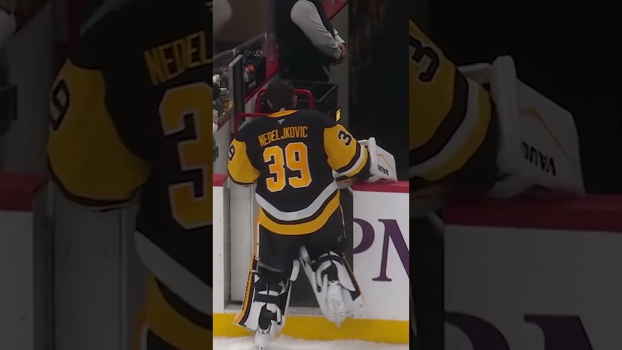 There's no rage like goalie rage 😡