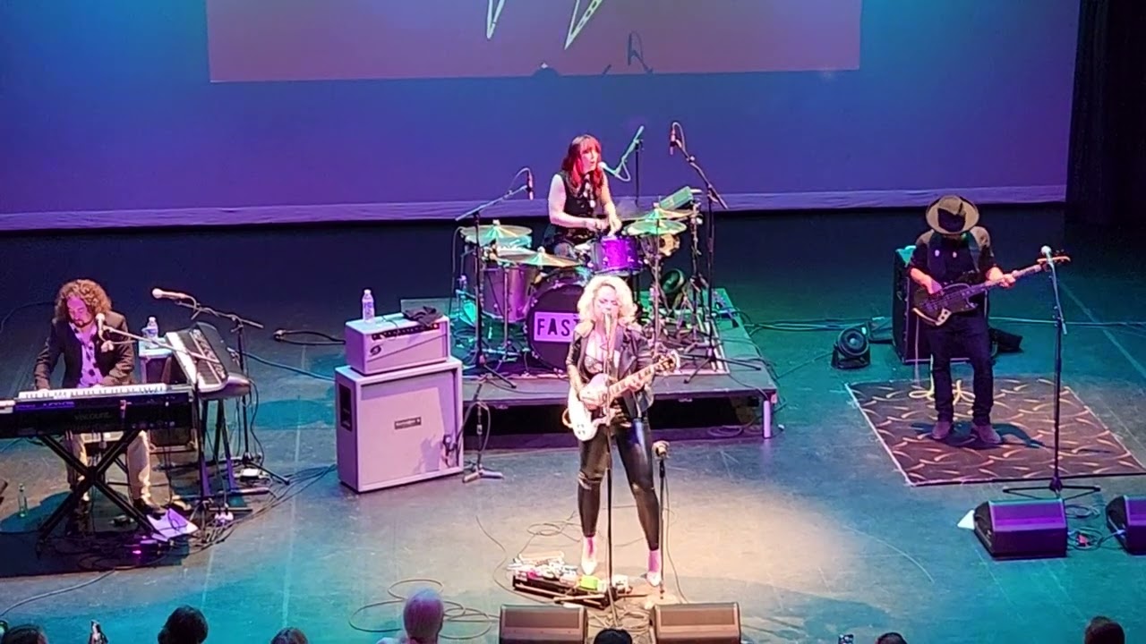 Samantha Fish covers 'Dont Let it Bring You Down' by Neil Young (Live) Stuart Florida