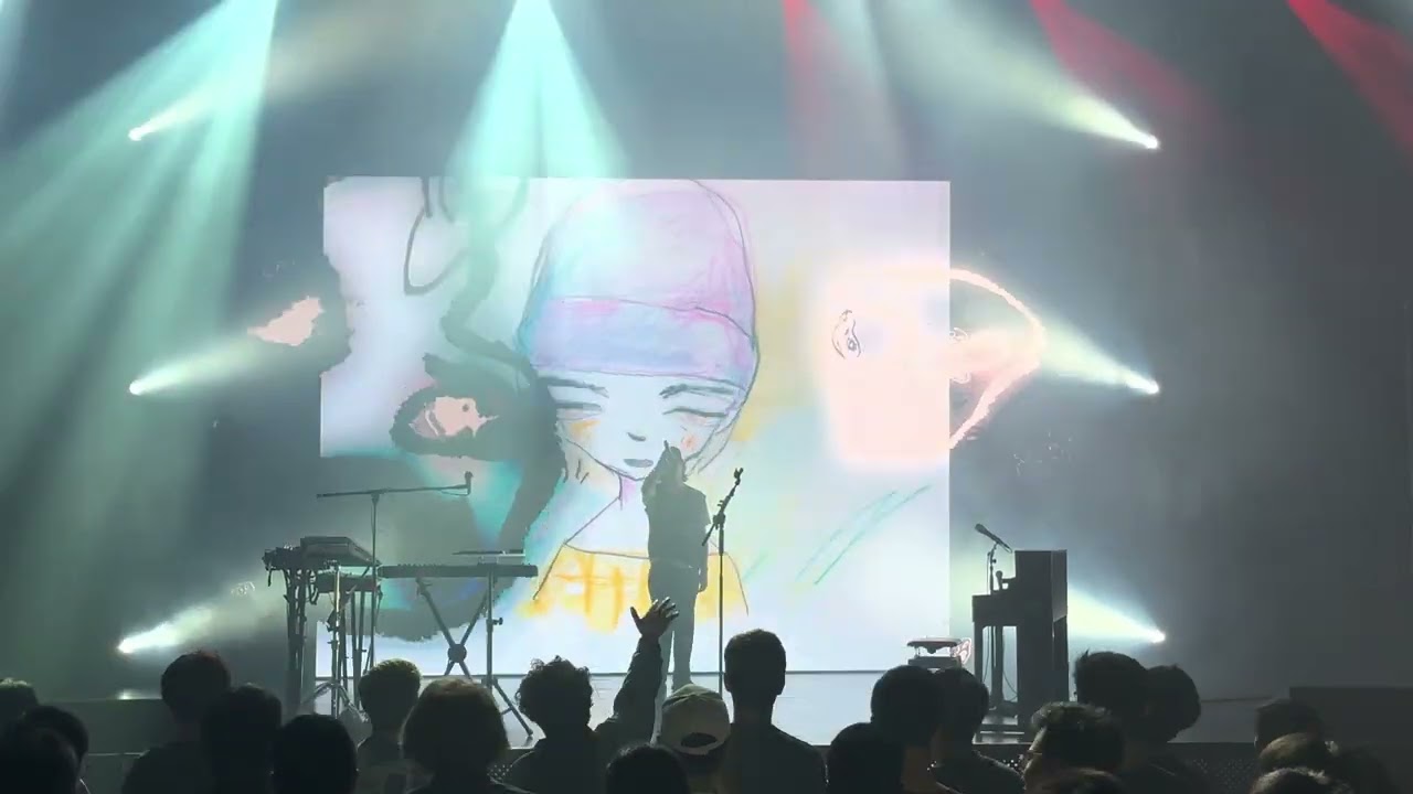 Porter Robinson - Mirror (Live in Singapore)