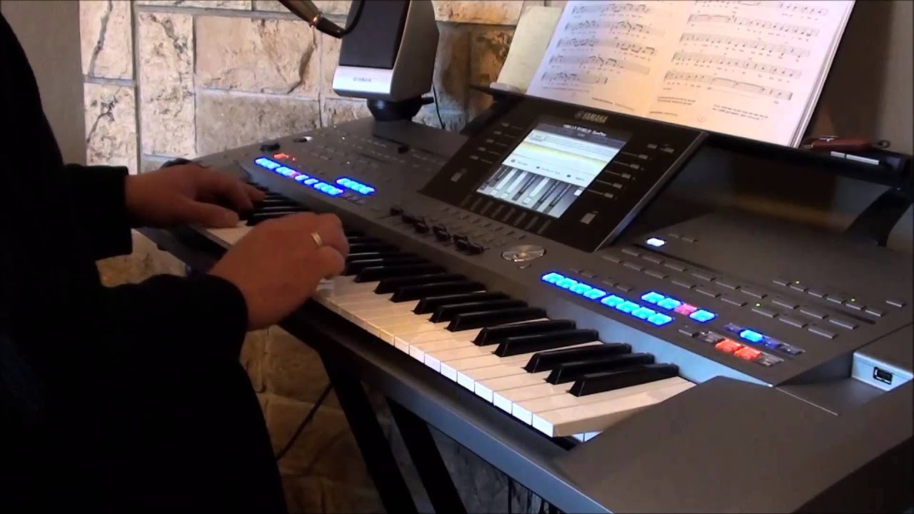 zijn zotten die werken - Juul Kabas on Yamaha keyboard Tyros5