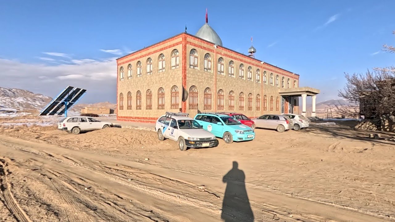 به پاس کمک وهمکاری خیرین ومسافرین محترم وپیروزی تیم ستارگان قریه احمد لومان ختم قرآن‌کریم برگزارکردن