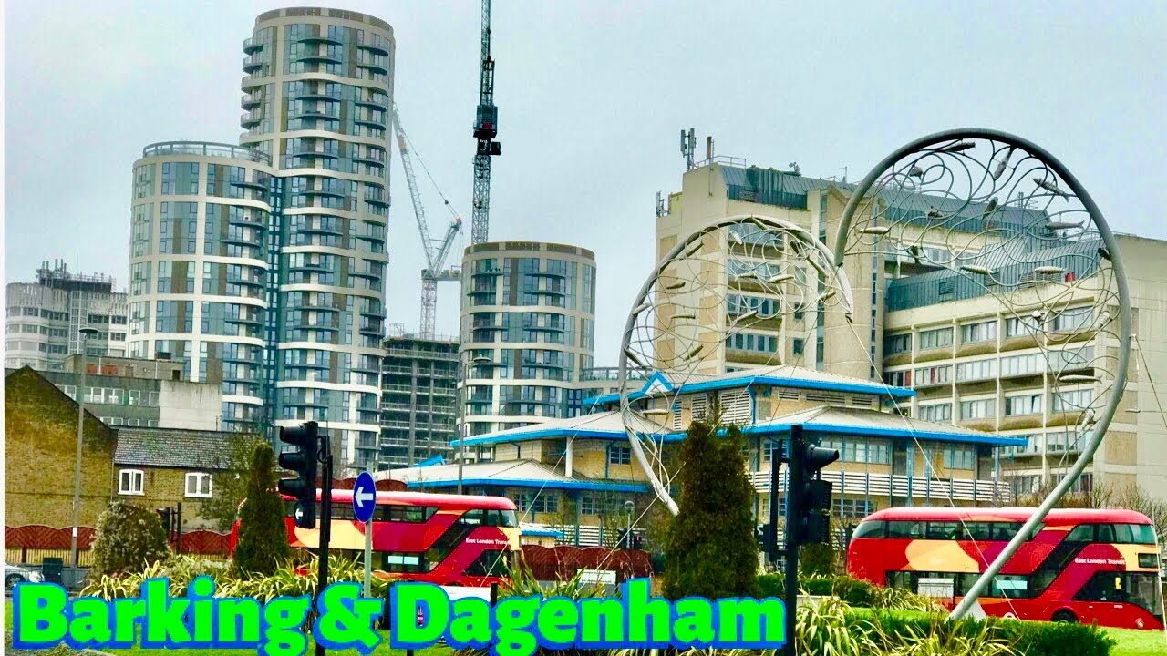 London is a Ghost Town 2021| Walking Empty Street, Barking & Dagenham Town Hall, Barking Station