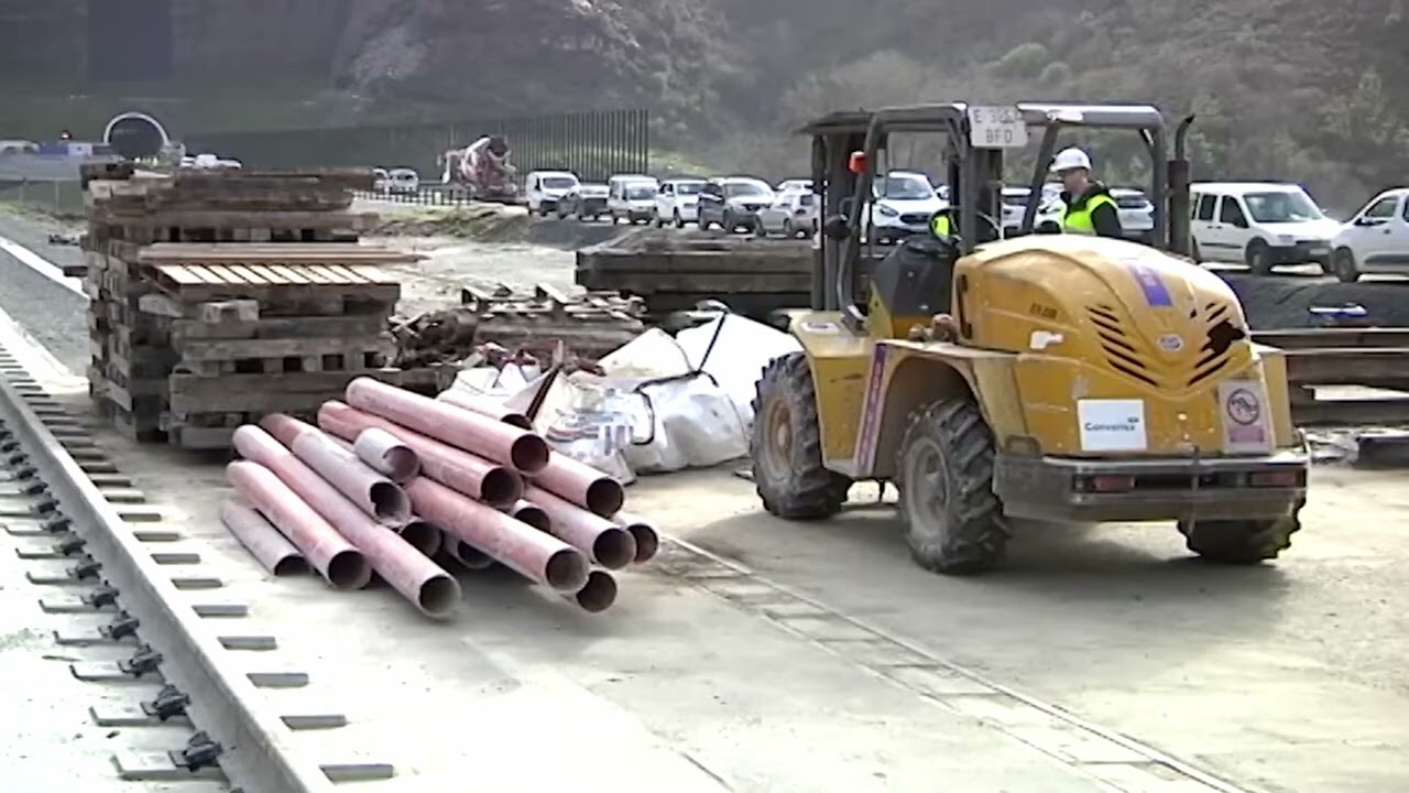 El tren desde Ourense vuelve a Monforte pero las obras siguen hasta el 2026